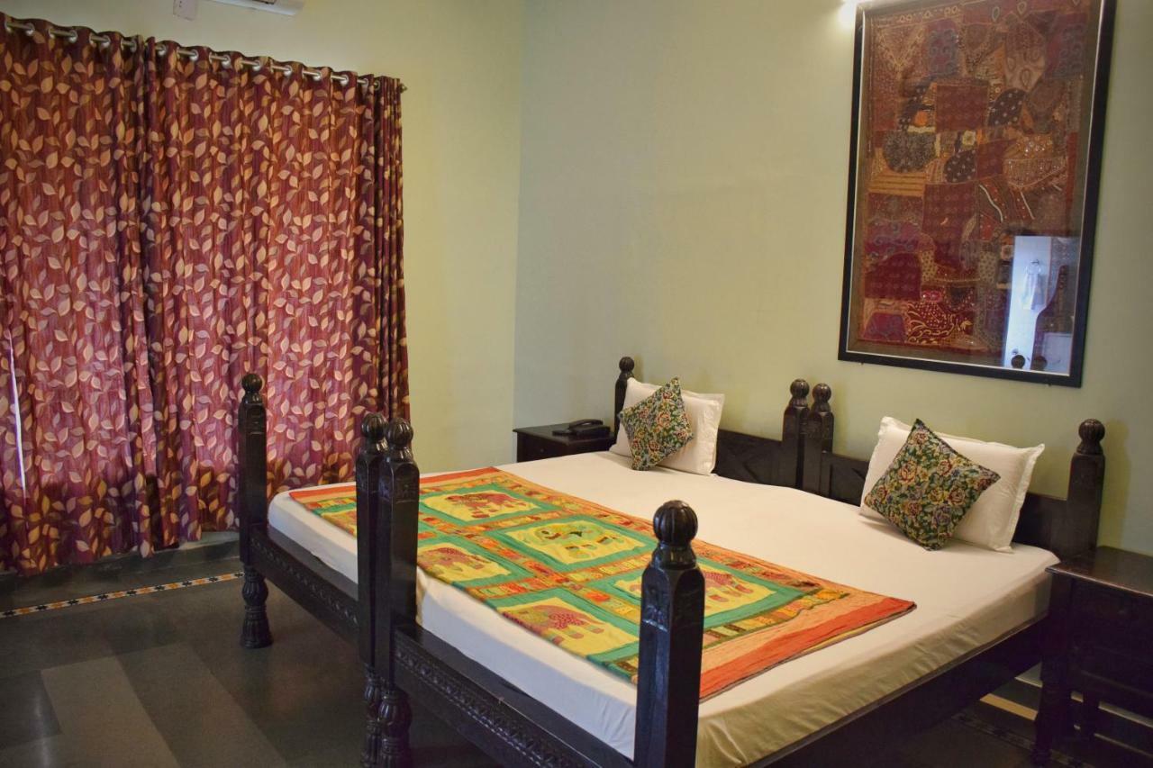 Hotel Kurabar Kothi Udaipur Eksteriør bilde