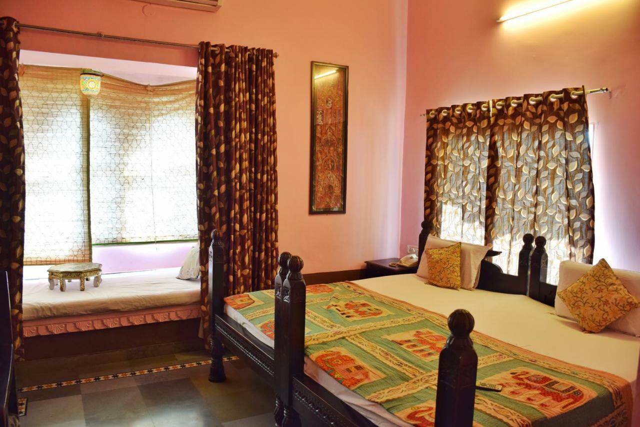 Hotel Kurabar Kothi Udaipur Eksteriør bilde