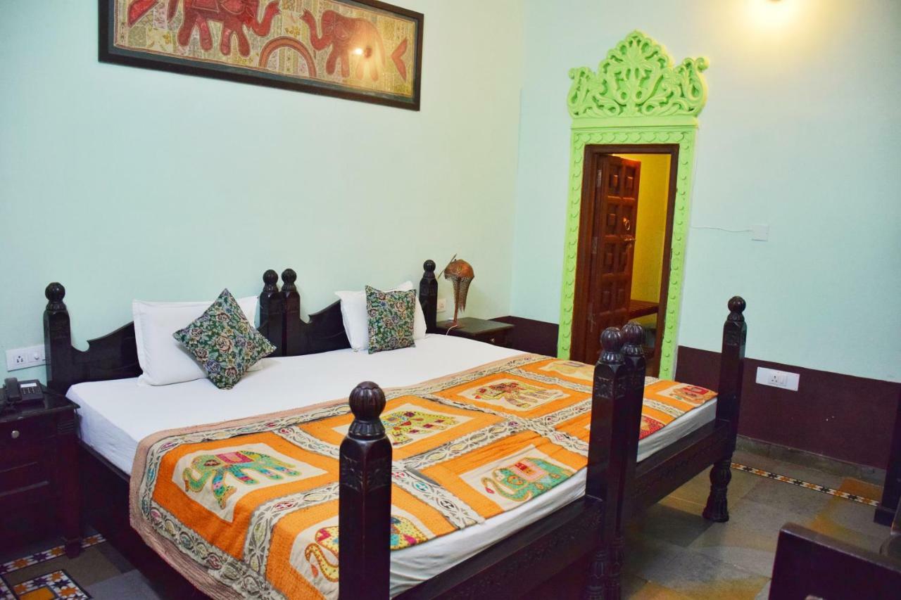 Hotel Kurabar Kothi Udaipur Eksteriør bilde
